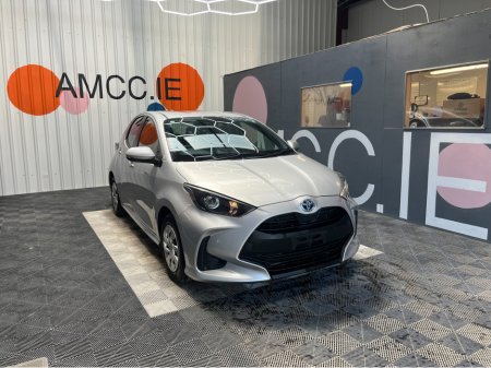 2021 Toyota Yaris 1.5 HYBRID X / 95k KMs / REVERSE CAMERA & MORE €17,950