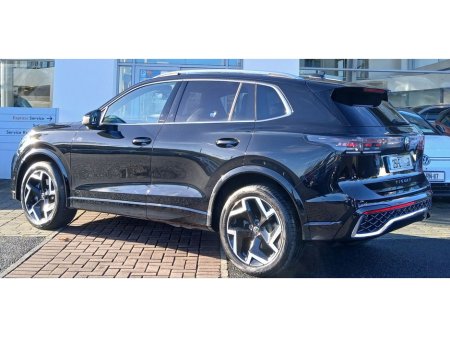 2025 Volkswagen Tiguan R-Line 2.0 TDI 150HP DSG *REAR VIEW CAMERA, FRONT MASSAGE SEATS, PARK ASSIST* €55,995