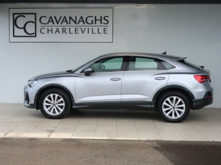 2022 Audi Q3 35 TDI 150HP S Tronic SE €39,995
