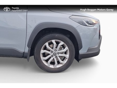 2024 Toyota Corolla Cross CROSS LUNA 1.8 €35,950 thumbnail