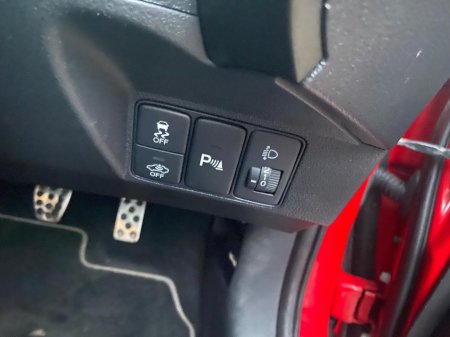 2015 Honda Civic 5DR 1.6 I-DTEC EXECUTIVE 4DR €9,995 thumbnail