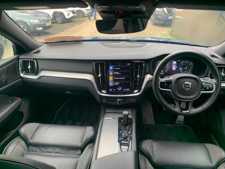 2021 Volvo V60 2.0 B4 197 BHP DSL R-DESIGN AUTO // ONE OWNER // FULL SERVICE HISTORY // STUNNING CONDITION 02/27 NCT // €270 ROAD TAX // €30,950 thumbnail