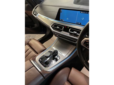 2021 BMW X5 xDrive45e M Sport €52,900 thumbnail