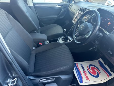 2023 Volkswagen Tiguan Allspace 2.0 TDI 150HP Life €38,950 thumbnail