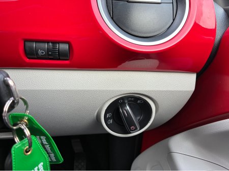 2016 Volkswagen up! DBA-AACHY 5DR €10,750 thumbnail