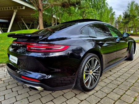 2017 Porsche Panamera V6  PANAMERA4 E-HYBRID PANROOF €49,950