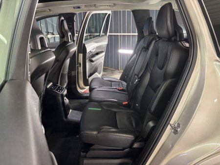 2016 Volvo XC90 2.0 T8 400PS HYBRID MOMENTUM GEARTRONIC €24,950 thumbnail