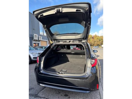 2022 Toyota Corolla 1.8 Hybrid Luna Saloon €20,500 thumbnail