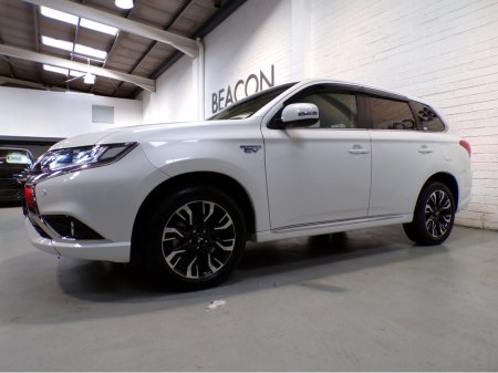 2019 Mitsubishi Outlander *2.4 AUTO HYBRID PLUG-IN*4X4*MITSUBISHI OUTLANDER*WINTER PACK*ELECTRIC HEATED LEATHER AND ALCANTARA SEATES*HEATED S-WHEEL*360 COLOUR CAMERA*PARKING SENSORS*FULL SAFETY PACK*ACTIVE BRAKING €23,900 thumbnail