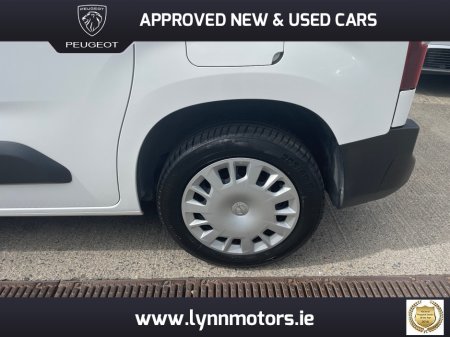 2022 Opel Combo L1H1-1.5 100PS DIESEL 6SPEED MANUAL 100PS-DSL-6SP-MY22 5DR €15,750