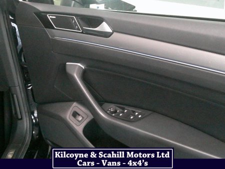 2020 Volkswagen Arteon 2.0 TDI R-LINE D7F 150HP AUTO5DR AU €29,950 thumbnail