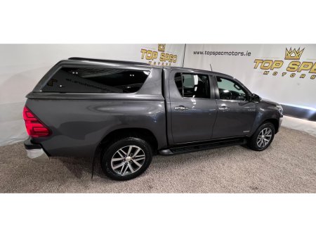2019 Toyota Hilux INVINCIBLE D-4D 4WD €28,400