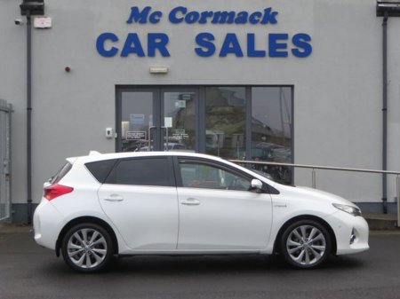 2015 Toyota Auris 1.8 HYBRID 5DR LUX €10,950