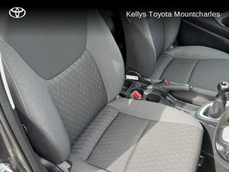 2023 Toyota Yaris YARIS 1.0 LUNA €24,000