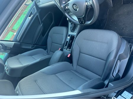 2017 Volkswagen Golf 1.2 5DR AUTO €17,950 thumbnail