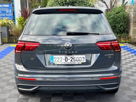 2022 Volkswagen Tiguan LIFE 1.4 TSI PLUG-IN HYBRID // FULL SERVICE HISTORY // APPLE CARPLAY/ANDROID AUTO // ADAPTIVE CRUISE CONTROL €28,950 thumbnail