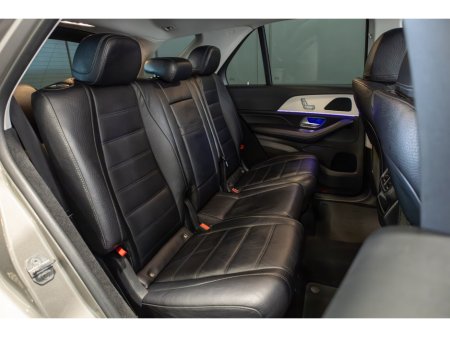 2019 Mercedes-Benz GLE Class GLE 300 d 4MATIC €49,950 thumbnail