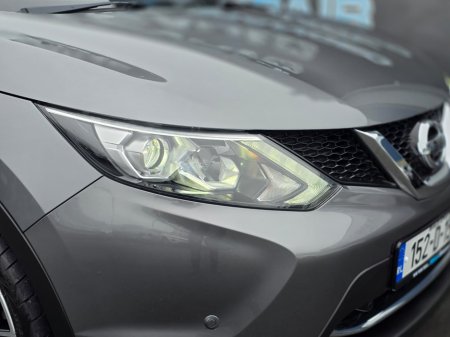 2015 Nissan Qashqai 1.2 PET SVE + GLASS ROYALE ROOF E6 4DR €14,950 thumbnail
