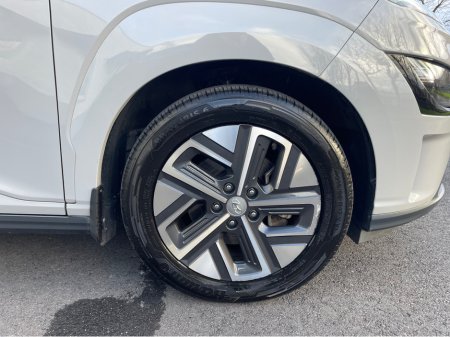 2022 Hyundai Kona PREMIUM SE - LEATHER - 64KW - APPLE PLAY - 120TAX €19,750