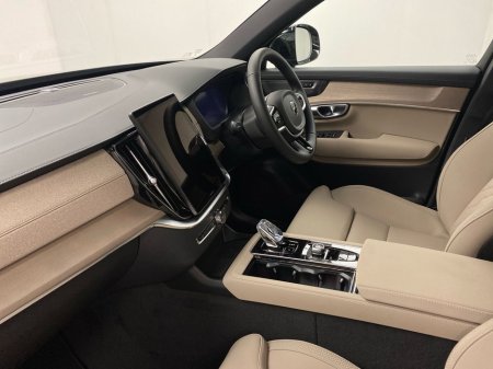2025 Volvo XC90 Onyx Black Plus with Cardamon interior €94,995