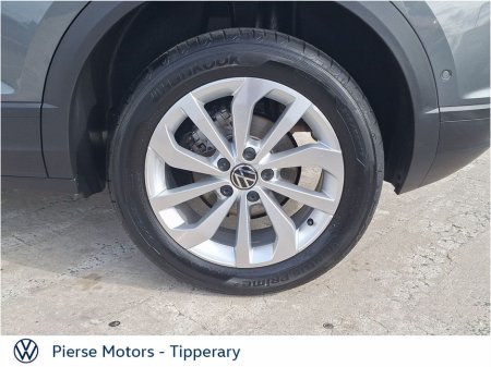 2025 Volkswagen T-Roc T-ROC EDITION 75 2.0TDI M6F 116HP €34,950 thumbnail