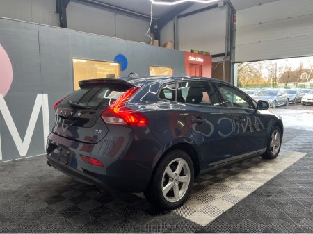2017 Volvo V40 €14950! 2017 VOLVO V40 AUTOMATIC  T3 KINETIC 1.5 AUTOMATIC / REVERSE CAMERA €14,950