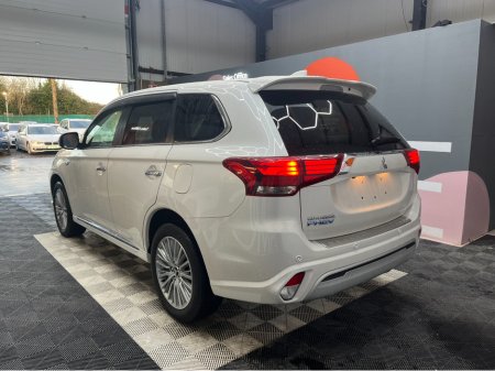 2019 Mitsubishi Outlander €21950! 2019 MITSUBISHI OUTLANDER PHEV 4WD G 2.4 AUTOMATIC / HEATED SEATS / HEATED STEERING WHEEL / CRUISE CONTROL / PADDLE SHIFTERS / €21,950