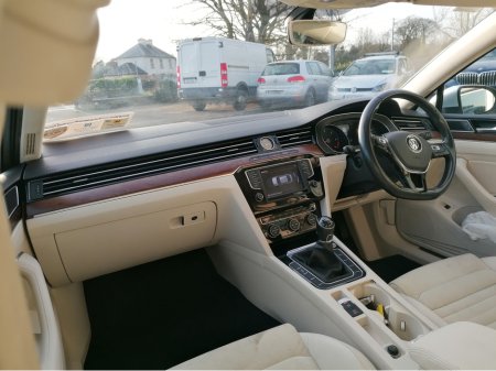 2015 Volkswagen Passat HIGHLINE 2.0 TDI MANUAL 6SPEED FWD 150HP 4DR €12,450