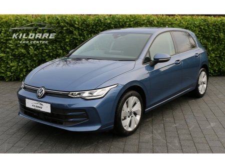 2025 Volkswagen Golf eTSI HYBRID AUTO €31,995 thumbnail