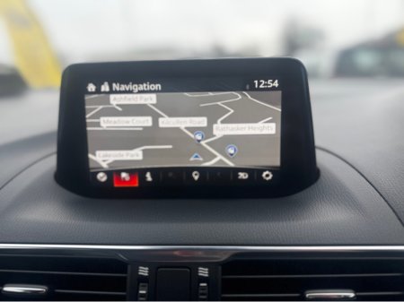 2017 Mazda Mazda3 2.2 D 150PS PLATINUM 4DR €8,950 thumbnail