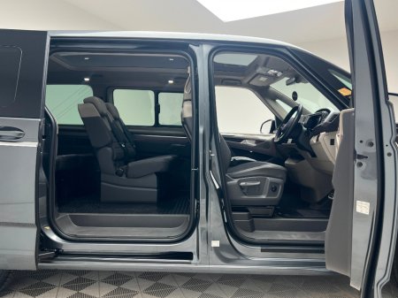 2023 Volkswagen Multivan STYLE 1.4 PHEV DSG *7 SEATER* €62,990 thumbnail