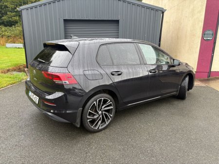 2022 Volkswagen Golf 2.0 TDI 115HP Life €23,995
