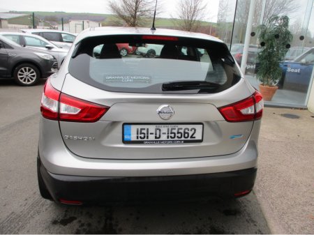 2015 Nissan Qashqai 1.5 DSL XE SAFETY PK 4 4DR €9,950 thumbnail