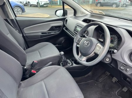 2015 Toyota Yaris YARIS 1.0 5DR TERRA MC €9,950 thumbnail