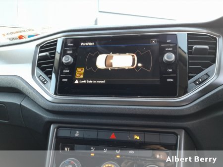 2020 Volkswagen T-Roc DESIGN 1.6 TDI MANUAL 6SPEED FWD 115BHP 5 5DR €21,950 thumbnail