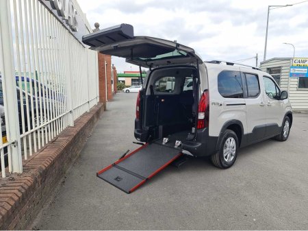 2026 Peugeot Rifter Horizon thumbnail