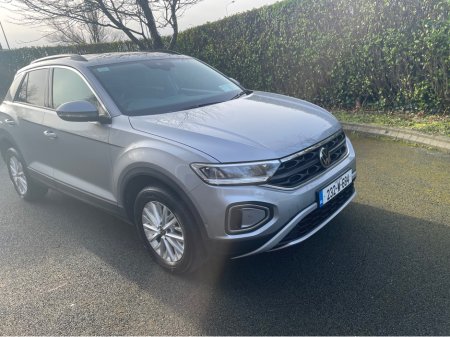 2023 Volkswagen T-Roc LIFE 1.0 TSI MANUAL 6SPEED FWD 110HP 5 €31,000