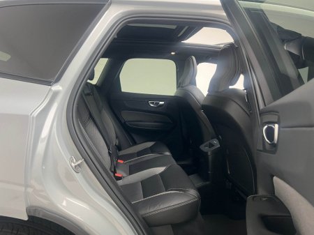 2024 Volvo XC60 PLUS T6 RECHARGE €52,990 thumbnail