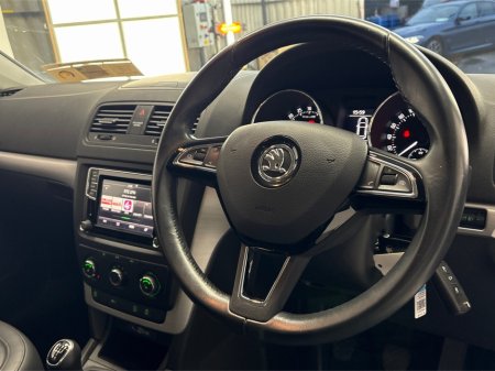 2016 Skoda Yeti OUTDOOR 2.0 TDI**TOUCHSCREEN BLUETOOTH MEDIA**MULTIFUNCTIONAL STEERING WHEEL**HEATED LEATHER SEATS**CRUISE CONTROL**PARKING SENSORS**AIR CONDTIONING**ELECTRIC WINDOWS **ISOFIX**FINANCE AVAILABLE** €11,995 thumbnail