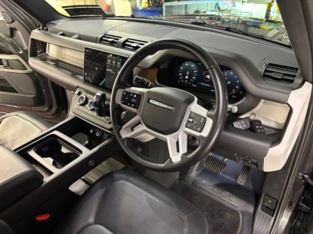 2024 Land Rover Defender 110 2.0 Si4 PHEV S €89,950 thumbnail