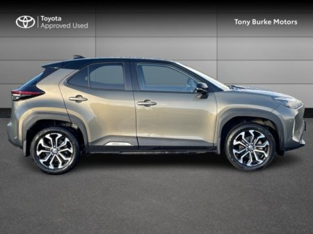2023 Toyota Yaris Cross - LunaSport Edition - Only 31,689 kms - 1.5 Hybrid - Auto - 1 Owner - Tax EUR 180 // Remote Central Locking // Front Electric Windows // Rear Electric Windows // Electric Mirrors // Apple Carplay €28,795