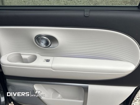 2025 Hyundai Ioniq 9 Platinum €72,995 thumbnail