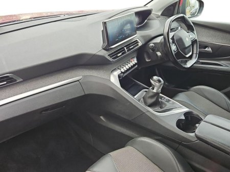 2021 Peugeot 5008 1.5 BlueHDi 130bhp Allure €28,950