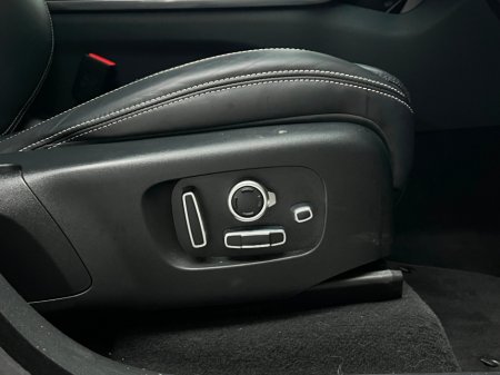 2022 Land Rover Range Rover Velar R-DYNAMIC HSE P400E *PAN ROOF* €52,990 thumbnail