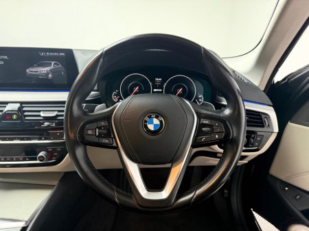 2019 BMW 5 Series 530E SE AUTO €23,990 thumbnail