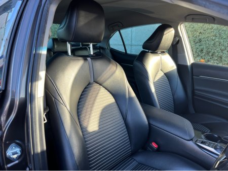 2019 Toyota Camry WS HYBRID AUTOMATIC 2.5 PETROL //KEYLESS ENTRY//ADAPTIVE CRUISE CONTROL//LEATHER SEATS// €24,950 thumbnail