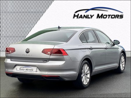 2022 Volkswagen Passat BUSINESS 2.0 TDI MANUAL 6SPEED FWD 150 4DR €25,995 thumbnail