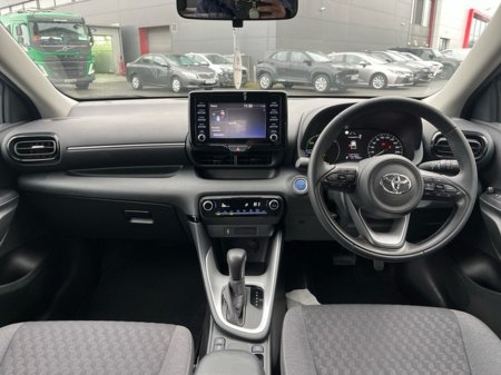 2023 Toyota Yaris 1.5 HYBRID LUNA 4DR AUTO €23,950 thumbnail