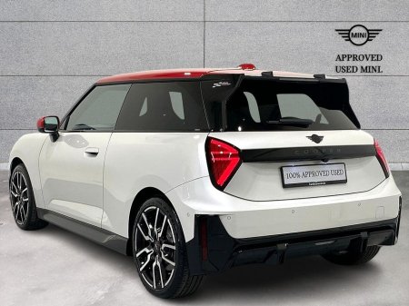 2025 MINI Hatch Cooper E €31,950