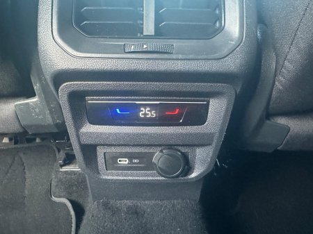 2023 Volkswagen Tiguan Allspace 2.0 TDI 150HP Life €38,950 thumbnail